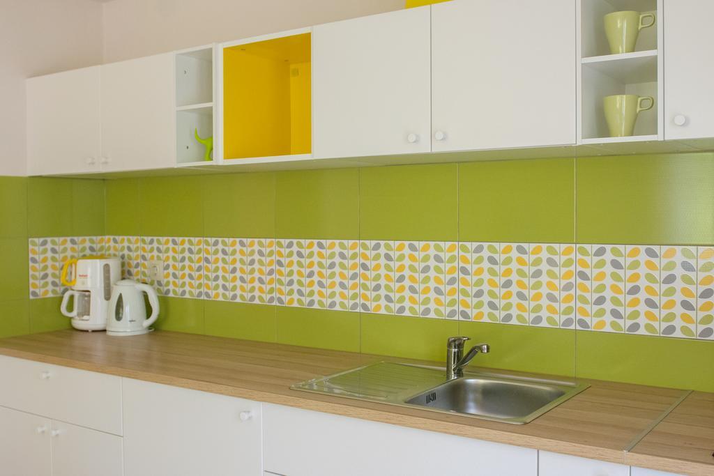 Studio And Apartment Nadia With Garden โปเรช ภายนอก รูปภาพ