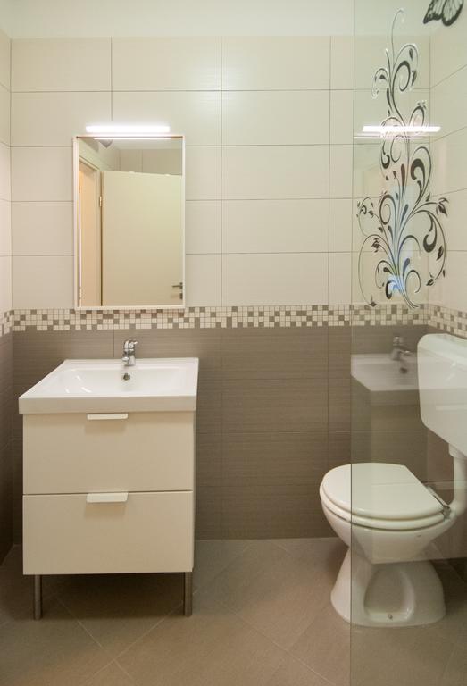 Studio And Apartment Nadia With Garden โปเรช ภายนอก รูปภาพ