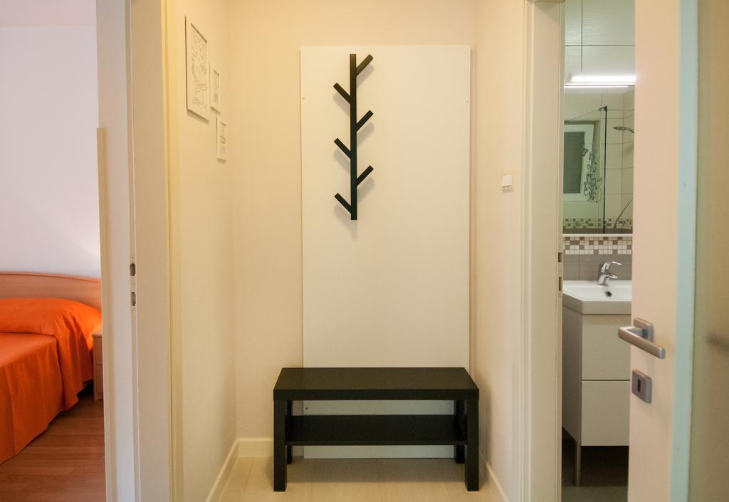 Studio And Apartment Nadia With Garden โปเรช ภายนอก รูปภาพ