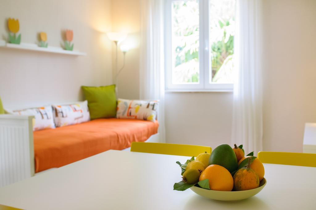 Studio And Apartment Nadia With Garden โปเรช ภายนอก รูปภาพ