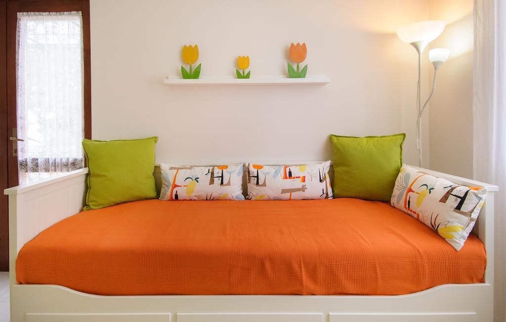 Studio And Apartment Nadia With Garden โปเรช ภายนอก รูปภาพ