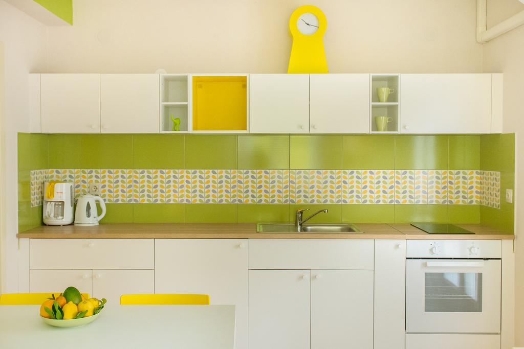 Studio And Apartment Nadia With Garden โปเรช ภายนอก รูปภาพ