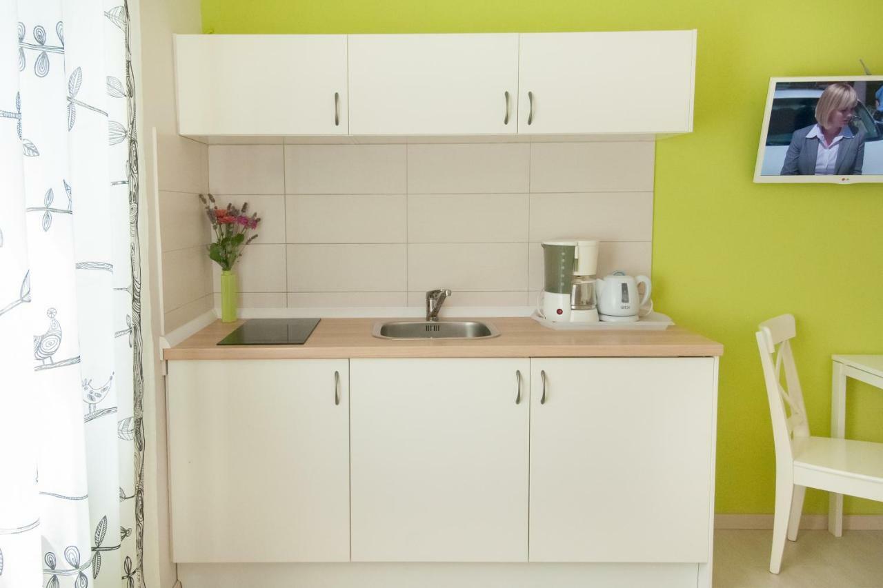 Studio And Apartment Nadia With Garden โปเรช ภายนอก รูปภาพ